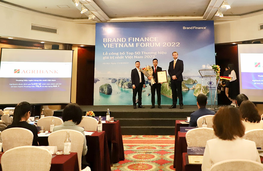 Agribank tiếp tục lọt Top 10 thương hiệu giá trị nhất Việt Nam 2022