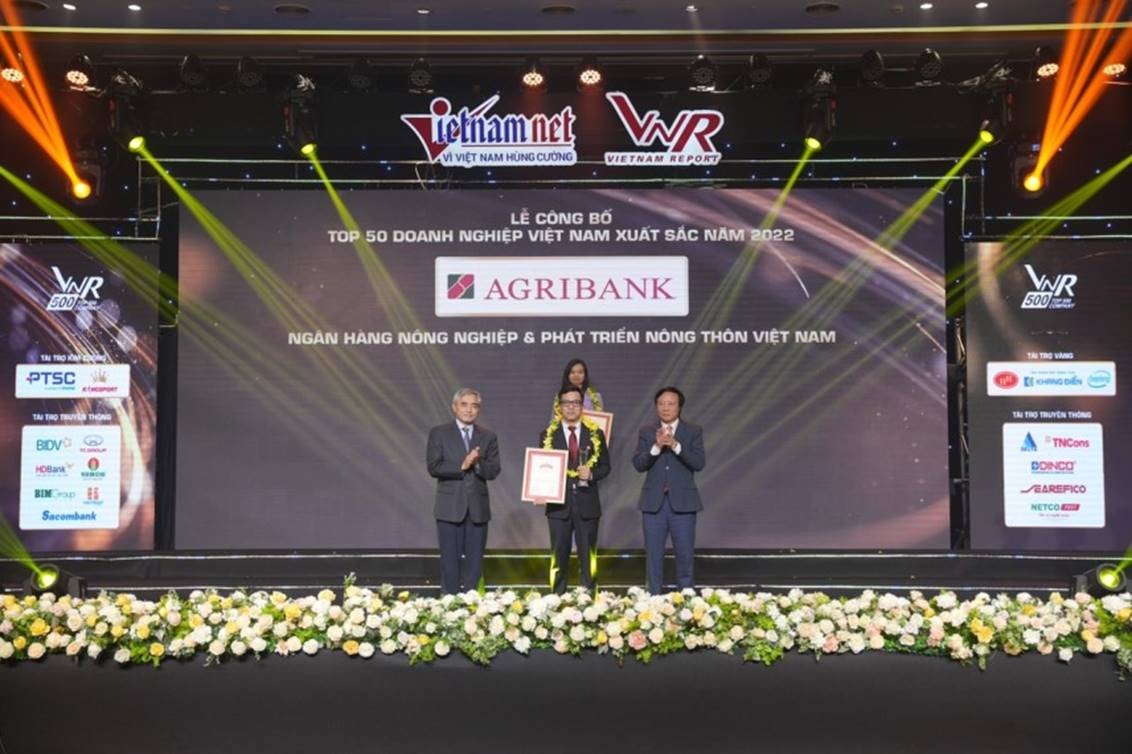 Agribank lần thứ 13 lọt Top 10 doanh nghiệp lớn nhất Việt Nam