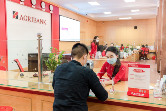 Agribank tiếp tục miễn 100% phí dịch vụ tại các tỉnh, thành phố thực hiện Chỉ thị 16