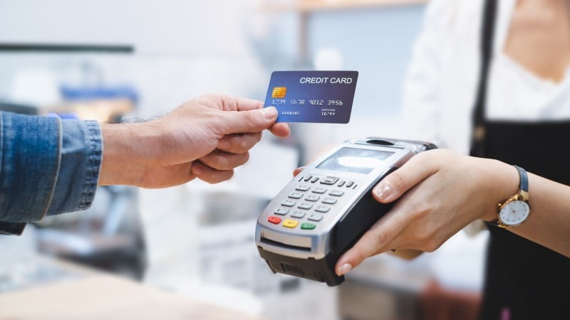 Chủ thẻ tín dụng cũng không nằm ngoài chính sách hỗ trợ