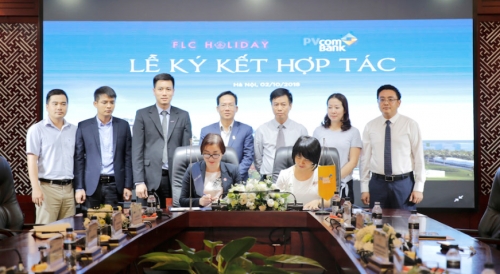 pvcombank se trien khai san pham uu viet danh cho khach hang cua flc holiday