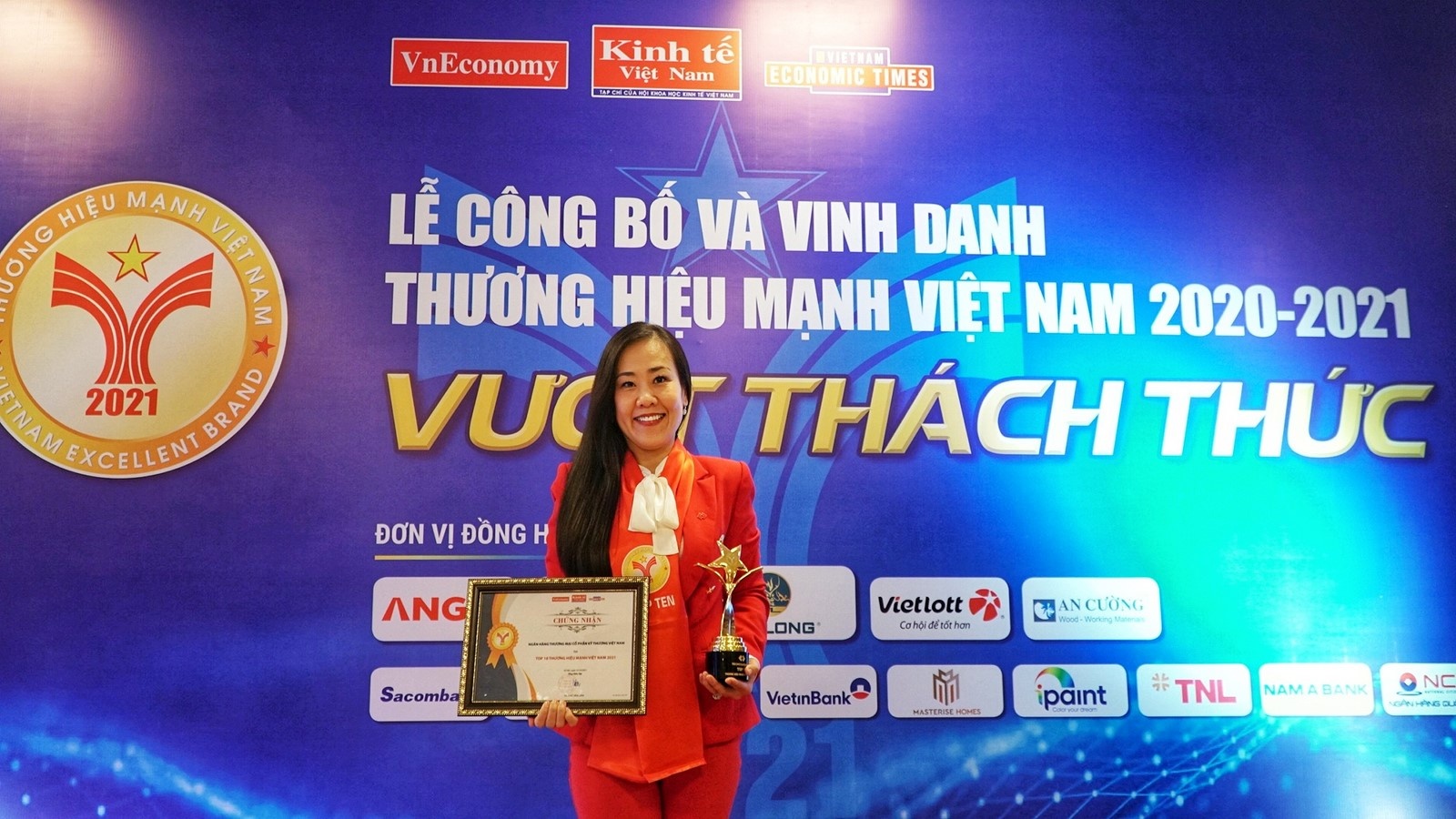 Techcombank top 10 thương hiệu mạnh Việt Nam 2021