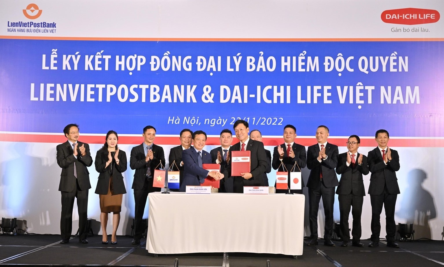 LienVietPostBank và Dai-ichi Life Việt Nam ký kết hợp đồng độc quyền kinh doanh bảo hiểm liên kết