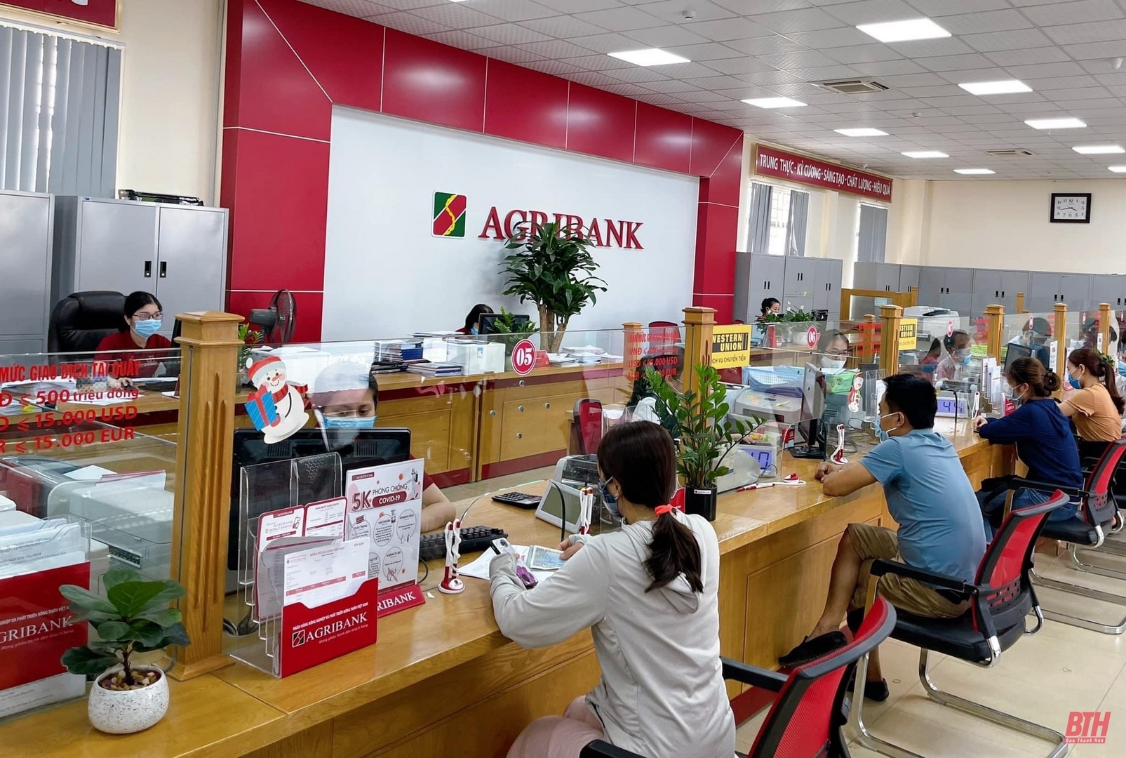 Agribank mạnh tay cắt giảm 20% lãi suất cho vay