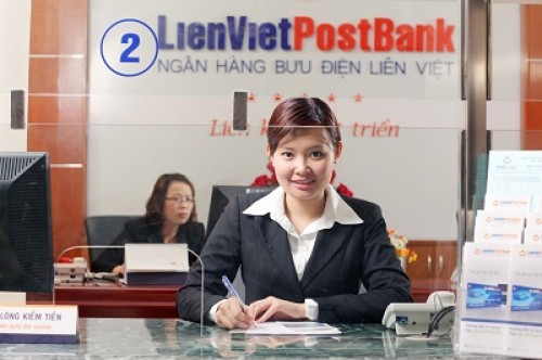 lienvietpostbank giam nhe lai suat huy dong vnd