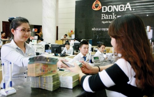 donga bank dang phuc hoi