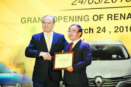 renault chinh thuc khai truong dai ly 3s moi tai dak lak