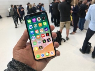 Creative Strategies: Đa số người dùng iPhone X yêu quý tai thỏ và ghét Siri