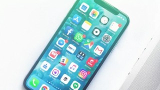 iPhone đang dần trở thành một “máy bán dịch vụ tự động”