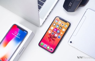 Phải 2 năm nữa thì toàn bộ iPhone mới có màn hình OLED