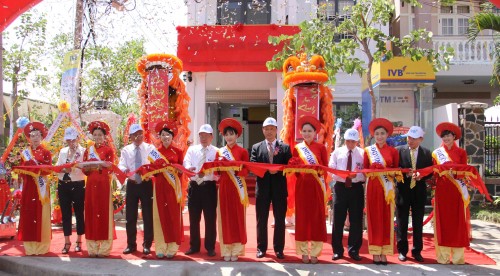 khai truong chi nhanh ivb hoi an