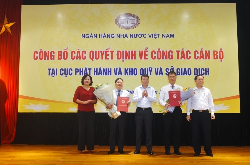 nhnn cong bo quyet dinh ve cong tac can bo