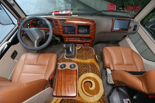 can canh chiec xe khach limousine dau tien tai viet nam