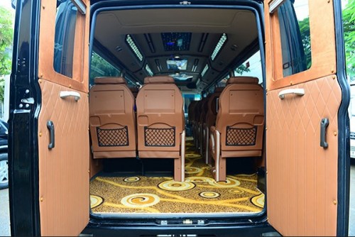 can canh chiec xe khach limousine dau tien tai viet nam