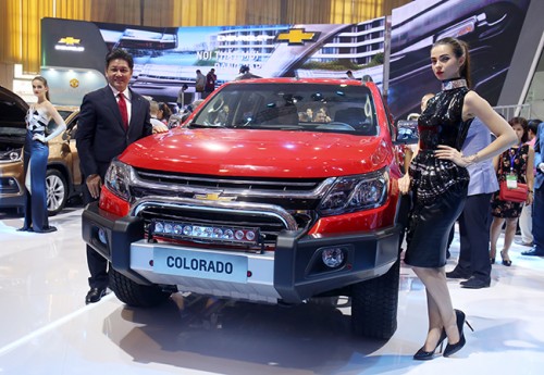 chevrolet colorado 2017 chinh thuc ra mat voi gia tu 619 trieu dong