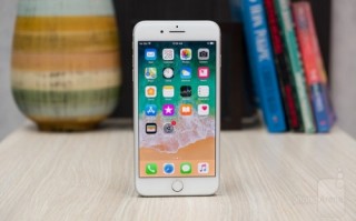 iPhone 8 Plus là chiếc iPhone to và nặng nhất của Apple