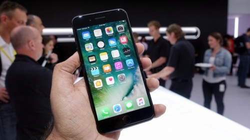 iphone 7 va 7 plus la nhung mau smartphone ban chay nhat nua dau 2017