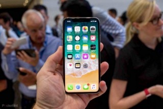 Chỉ những người may mắn mới mua được iPhone X vào tháng sau