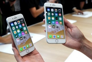 Lượng người bán iPhone 8 để mua iPhone X tăng đột biến