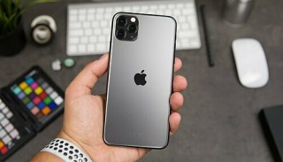 Người Việt săn iPhone giá rẻ 'ngày độc thân'