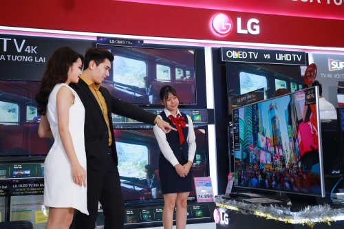 lg dua ra thi truong gan 30 mau tv 4k trong dip tet