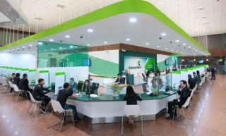 Vietcombank giảm phí chuyển tiền nhanh