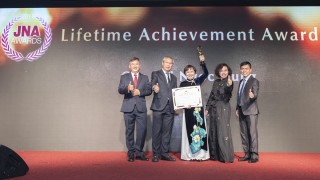 Chủ tịch PNJ Cao Thị Ngọc Dung được trao giải thưởng “Thành tựu trọn đời” cho ngành kim hoàn Châu Á