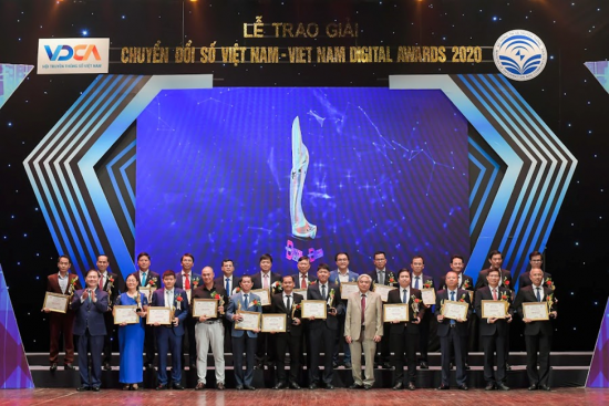 Eximbank nhận giải thưởng chuyển đổi số Việt Nam 2020