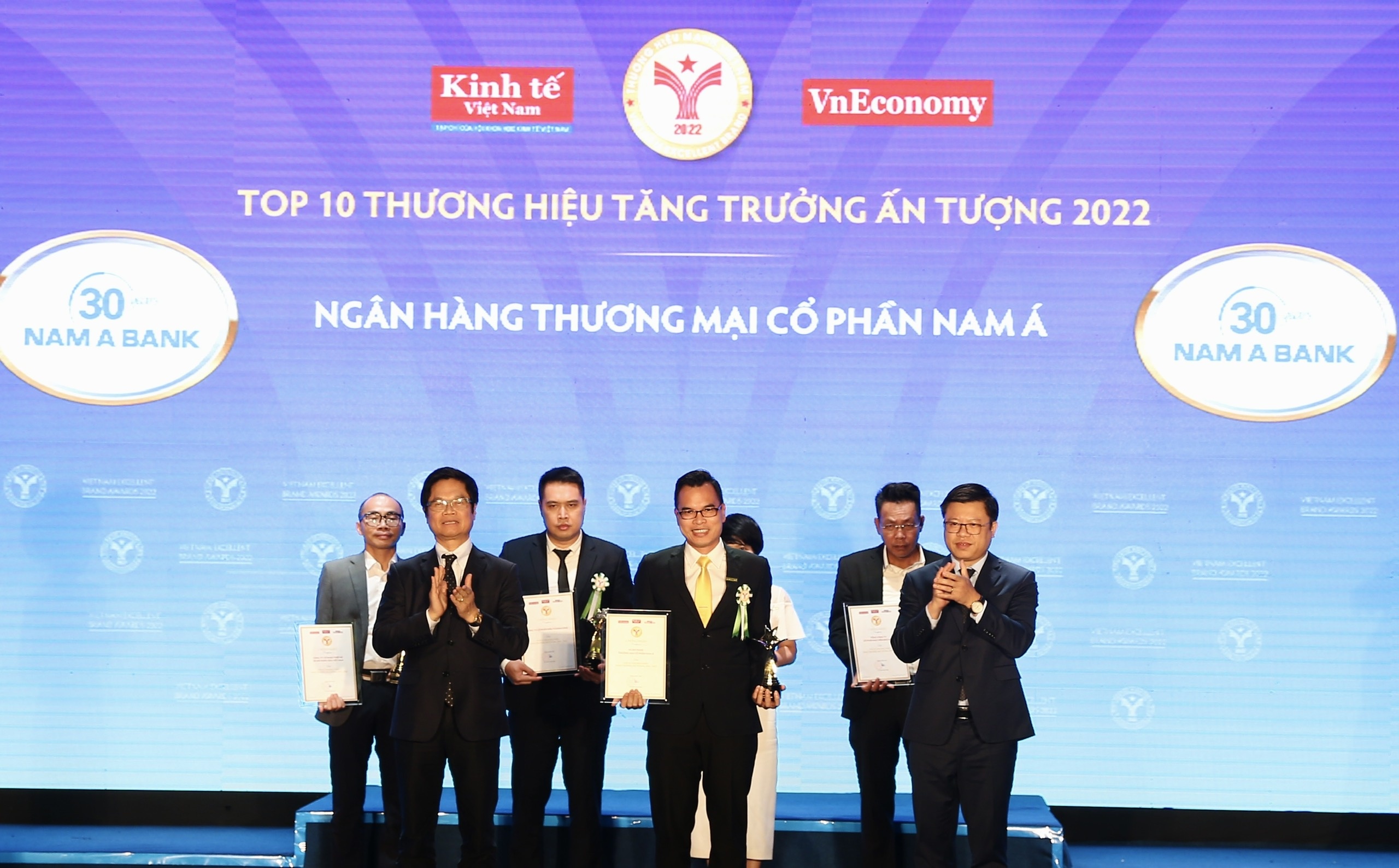 nam a bank lot top 10 thuong hieu tang truong an tuong 2022