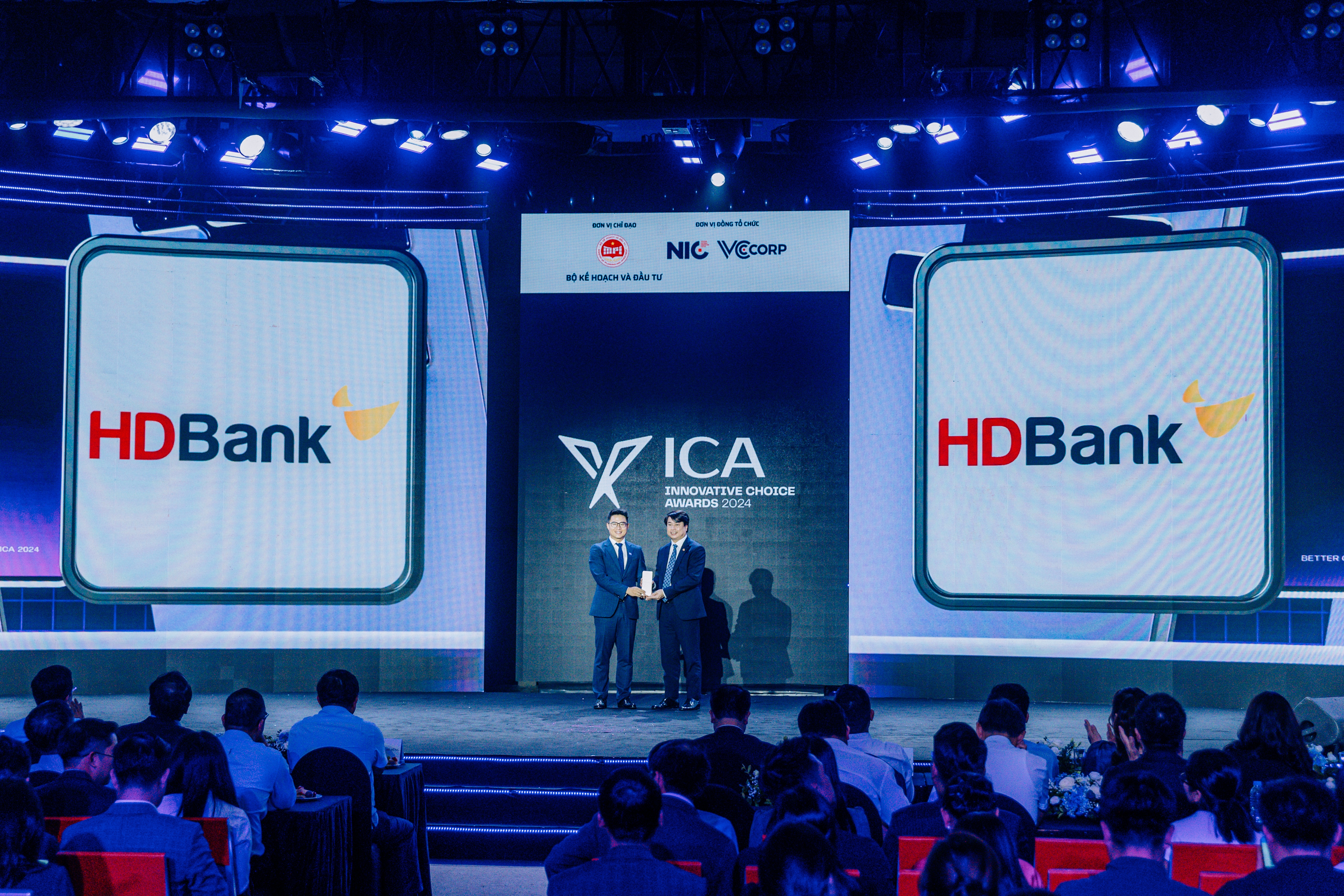 hdbank duoc vinh danh ngan hang xanh cua nam tai better choice awards 2024