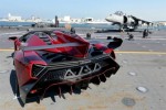 Lamborghini Veneno Roadster ra mắt trên tàu sân bay
