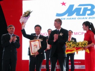MB nhận giải thưởng Top 50 Doanh nghiệp Việt Nam xuất sắc