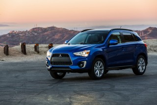 Mitsubishi Outlander Sport 2015 mạnh mẽ hơn với động cơ mới