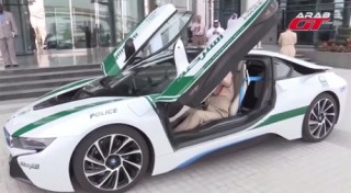 Cảnh sát Dubai khẳng định “độ chơi” khi tậu thêm BMW i8