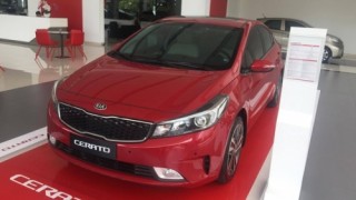 Kia Cerato MT Base có giá bán 498 triệu đồng