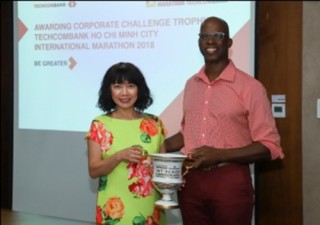 Techcombank nhận cúp 1st Place Corporate Distance Challenge