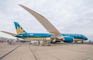 Chiếc Boeing mới của Vietnam Airlines  bay trình diễn thành công tại Paris Air Show 2015