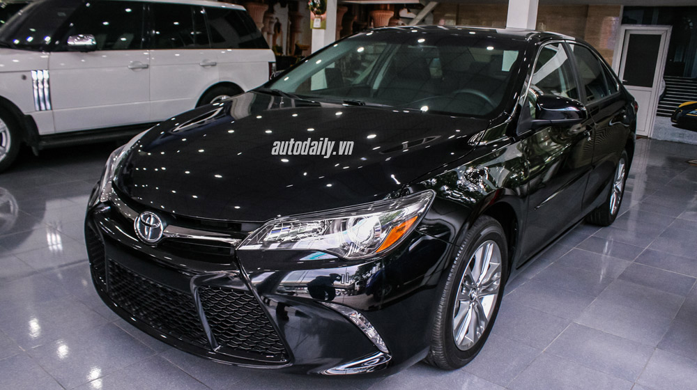 Camry-SE-2015-(1).jpg