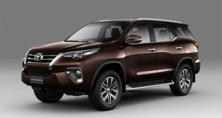 Toyota Fortuner phiên bản 2018 có giá từ 1,026 tỷ đồng