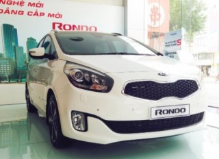 Kia Rondo có giá ưu đãi mới