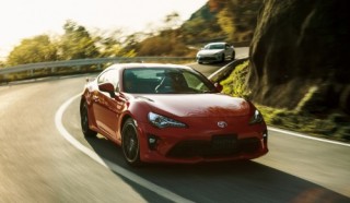 Toyota 86 2017 có gì?