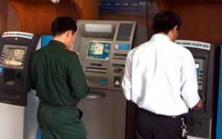 MB điều chỉnh phí giao dịch tại ATM