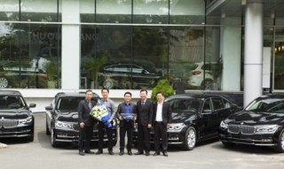 20 chiếc BMW Series 7 và Series 5 gia nhập Five Star Limousine SG