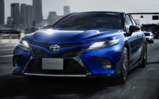 Toyota Camry phiên bản thể thao có giá từ khoảng 775 triệu đồng