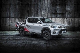 Toyota giới thiệu phiên bản kỉ niệm 50 năm ra mắt bán tải Hilux