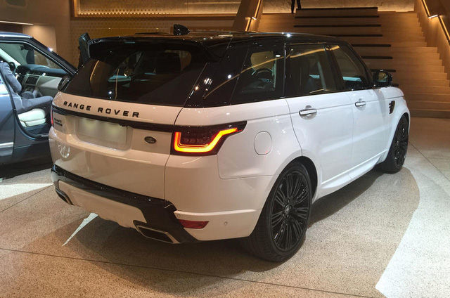 Lần đầu chiêm ngưỡng vẻ đẹp bằng xương, bằng thịt của Range Rover Sport 2018 - Ảnh 4.