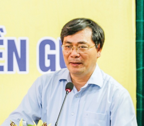 nguoi gui tien nen binh tinh truoc moi tin don