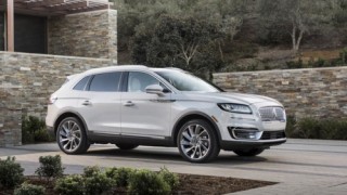 Lincoln ra mắt SUV mới với tên gọi Nautilus