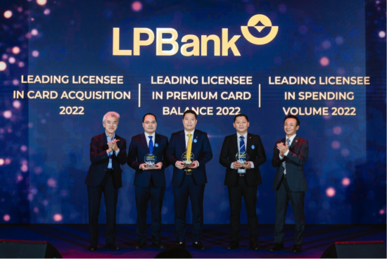LPBank nhận 3 giải thưởng lớn từ tổ chức thẻ hàng đầu quốc tế JCB